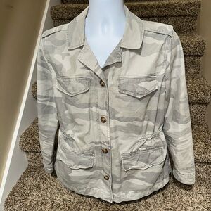 Abercrombie & Fitch Women's Light Gray Camo Utility Jacket